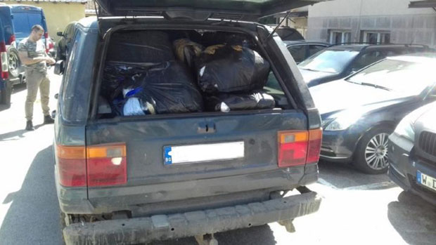 Џип пун шверцоване робе