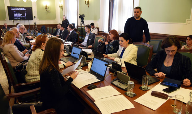 Спорни Русалић, Ајдачић и Логунов