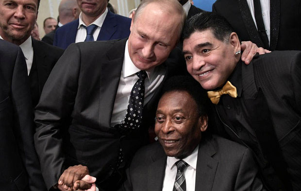 Пеле је повређен, Марадона стиже у Русију