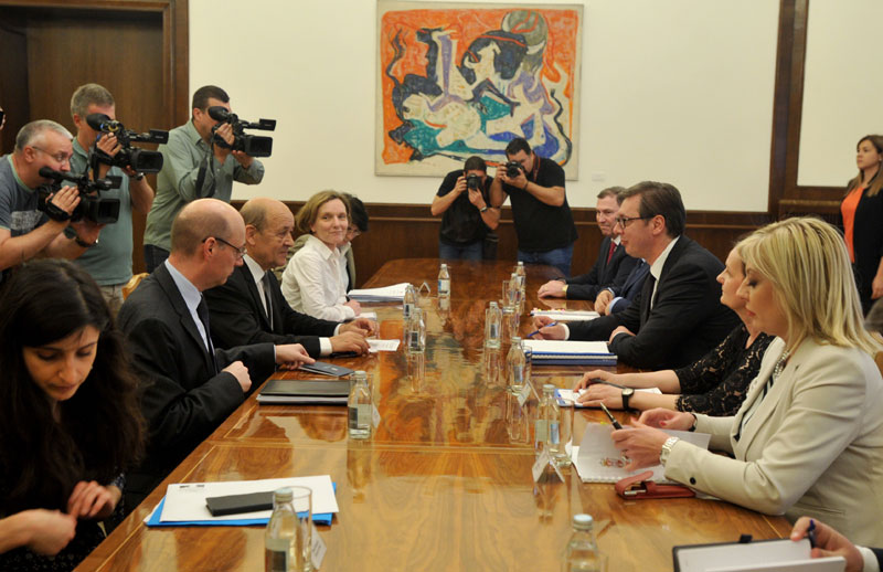 ВУЧИЋ СА ФРАНЦУСКИМ ШЕФОМ ДИПЛОМАТИЈЕ:  Изградњу метроа у Београду почињемо 2020; Уместо да се радујемо успесима оптерећени смо ЗСО