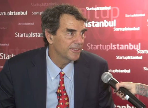 Милијардер жели да подели Калифорнију на три дела