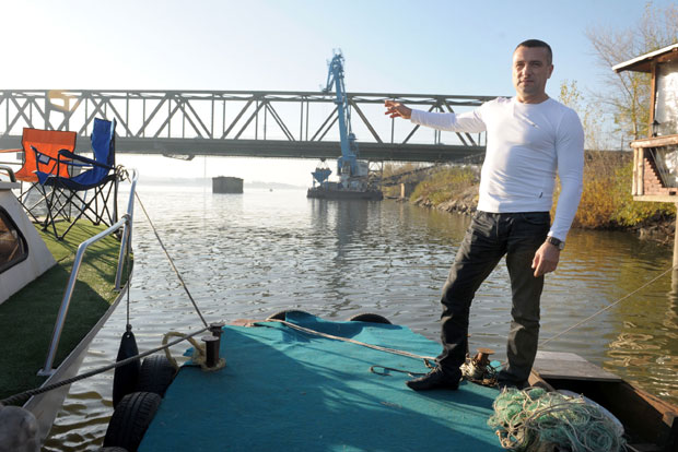 Панчевачки мост: Извукли тело мушкарца из Дунава