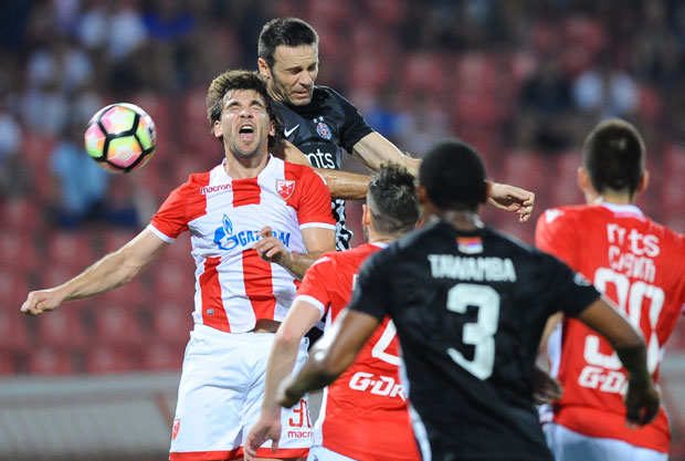 Фудбалери Звезде и Партизана се без много буке припремају за дерби: Титула на талону