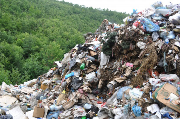 Багериста нестао у смећу