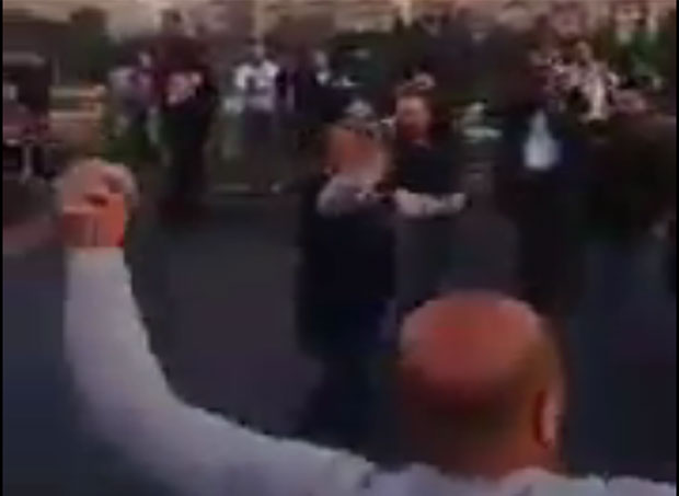 Сиријци играју коло док славе обарање ракета (видео, фото)