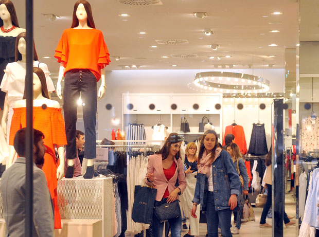 Мало пазарили, више разгледали