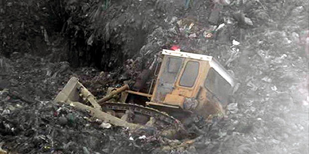 Убило га брдо ђубрета