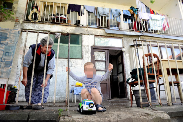 На улицу после четврт века? 