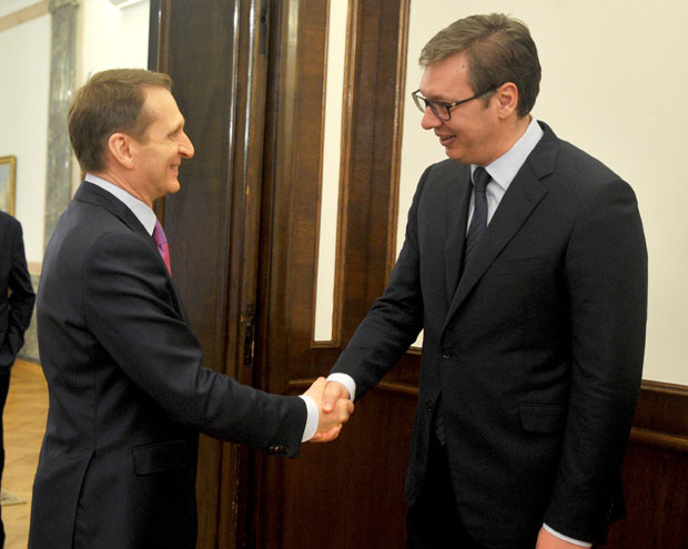 НОВИ ПРИТИСАК ЗАПАДА: Удар на неутралност Србије