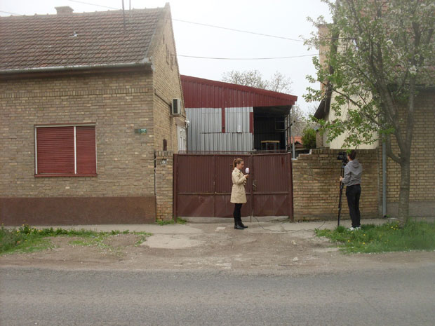 Жени метак у главу, себи два у груди (ФОТО)
