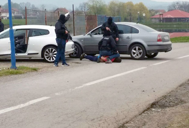 Инспекторима продали 1,2 кг кокаина! 