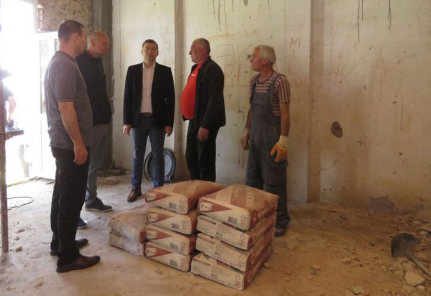 Село обнавља дом