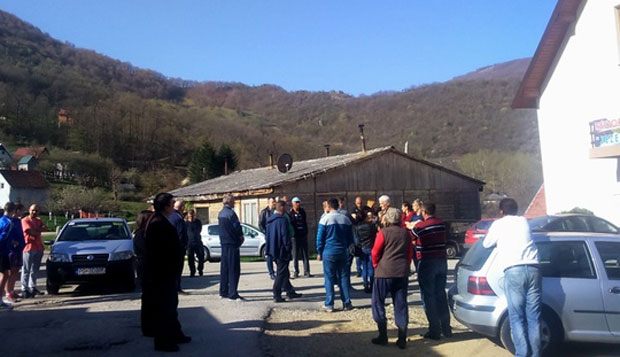 ДРАМА У ПЛУЖАНСКОМ НАСЕЉУ РОСУЉЕ: Због сквера 15 породица без крова
