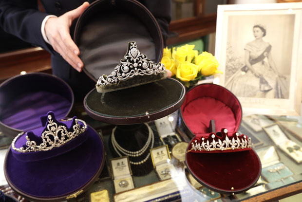 Маркл још није одлучила да ли ће носити тијару