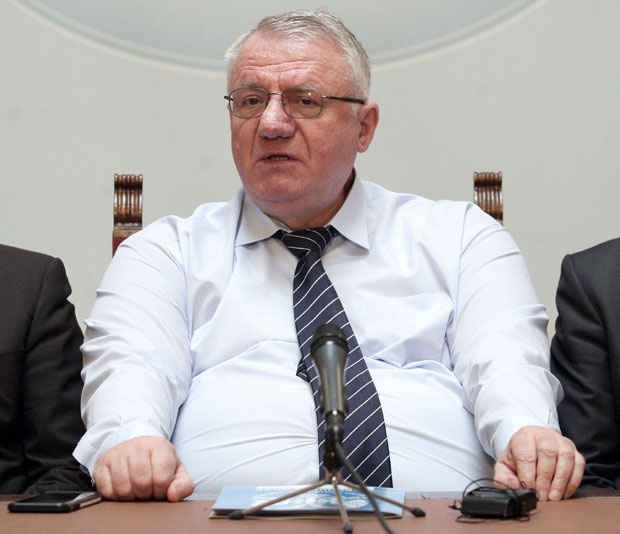 Шешељ: Идемо у Хртковце, МУП нема надлежност да нас заустави