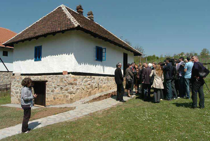 Два века Вуковог речника