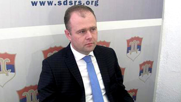 Испред куће председника Општинског одбора СДС-а на Палама постављена бомба