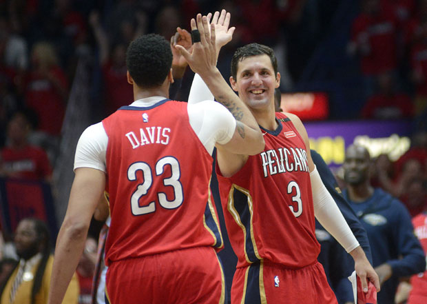 НБА: Голден Стејт и Њу Орлеанс на 3:0, Филаделфијa вратила брејк у Мајамију