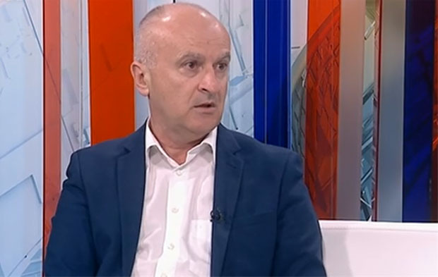 Хрвати о инциденту лидера радикала: Наша делегација се понела кукавички, Шешељ је предмет спрдње, Вучић је за нас доктор наука!