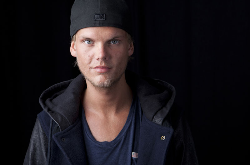 МУЗИЧКА СЦЕНА У ШОКУ: Познати ди-џеј Avicii пронађен мртав!