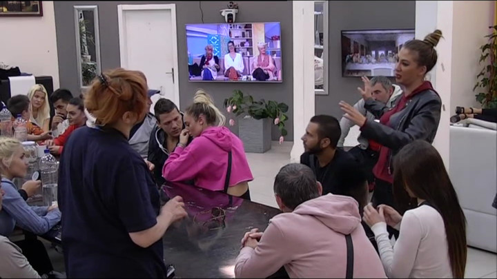 ВИКТОРИЈА ПОНИЗИЛА НАДЕЖДУ: Сама си рекла да си имала секс са Микијем јер је фаворит (ВИДЕО)