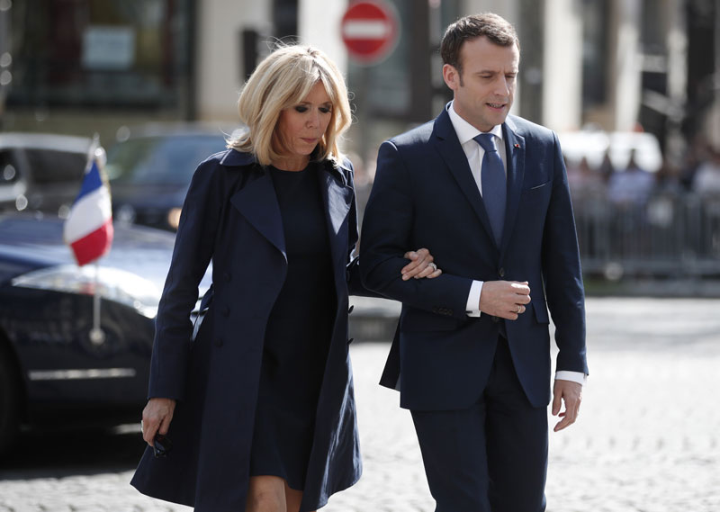 Макрон од понедељка у посети САД, Трампу носи храст