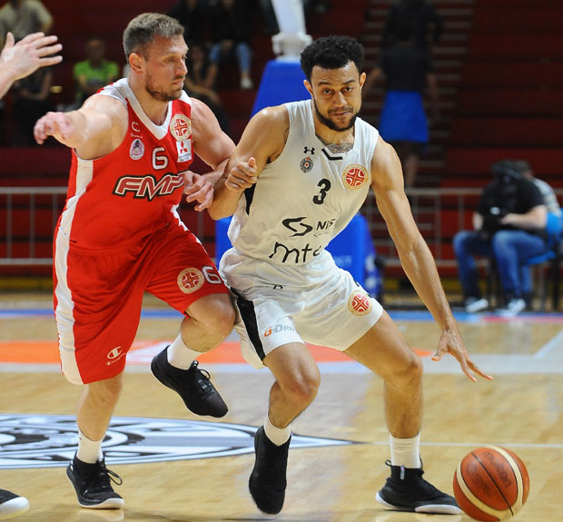 ПАРТИЗАН ПРЕЖИВЕО ФМП: Црно-бели славили после велике драме у “Пиониру”