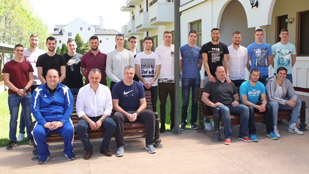 ИЗ КРАЉЕВА КА ЛИОНУ: Одбојкаши у некомплетном саставу започели операцију Лигу нација