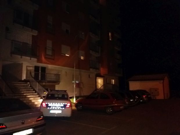 ТРАГЕДИЈА У БАЊАЛУЦИ: Дeте погинуло приликом пада с четвртог спрата