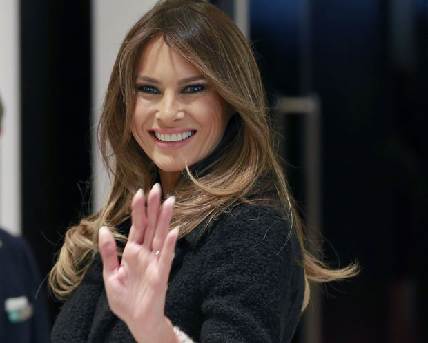 МАКРОН У БЕЛОЈ КУЋИ: Меланија служи вечеру, на менију јагњетина и колач од нектарина