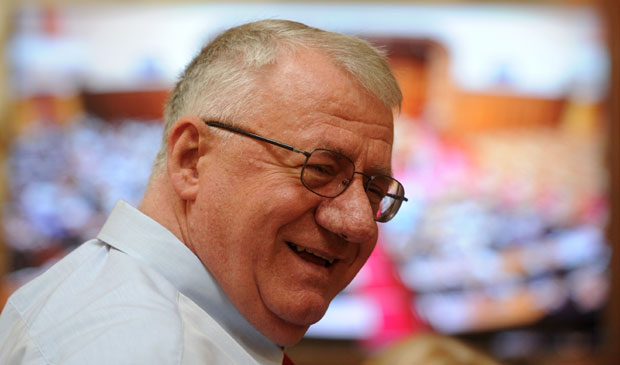 МУП забранио скупове у Хртковцима; Шешељ: Могу да нас спрече да имамо бину и озвучење, али не и да шетамо