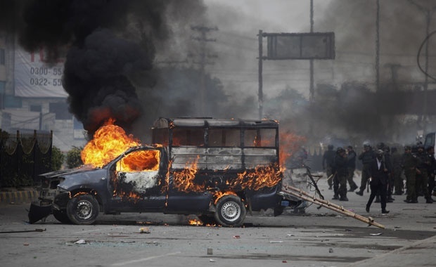 Пакистан: Тројица бомбаша-самоубица убила шест полицајаца