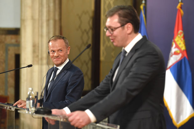 Вучић: Можемо да прихватимо компромис за КиМ, али не и понижење; Туск: Будућност Србије не кроје стране престонице