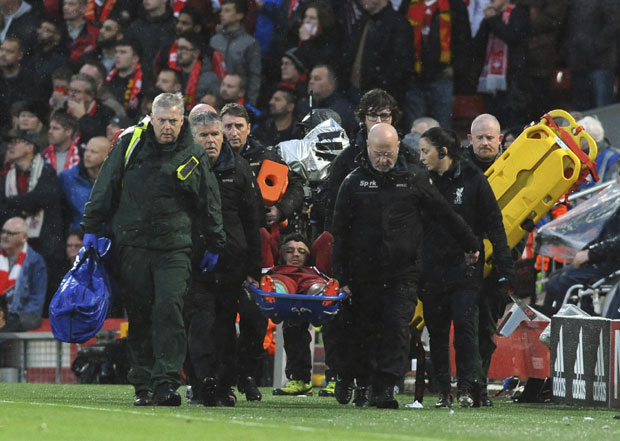 ЛОШЕ ВЕСТИ ЗА ЛИВЕРПУЛ И ЕНГЛЕСКУ: Окслејд-Чемберлен завршио сезону