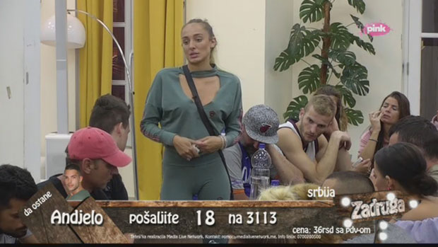 Луна се каје због речи које је упутила Слоби