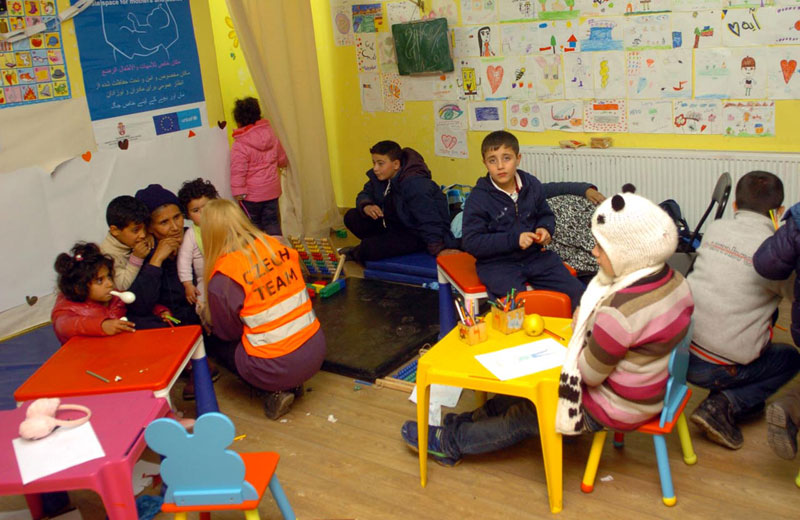 Почела вакцинација деце миграната против малих богиња
