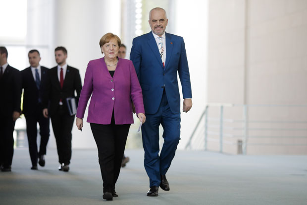 НЕМАЧКА ШТАМПА О АЛБАНИЈИ: Дрога, оружје, мафија — и преговори са ЕУ