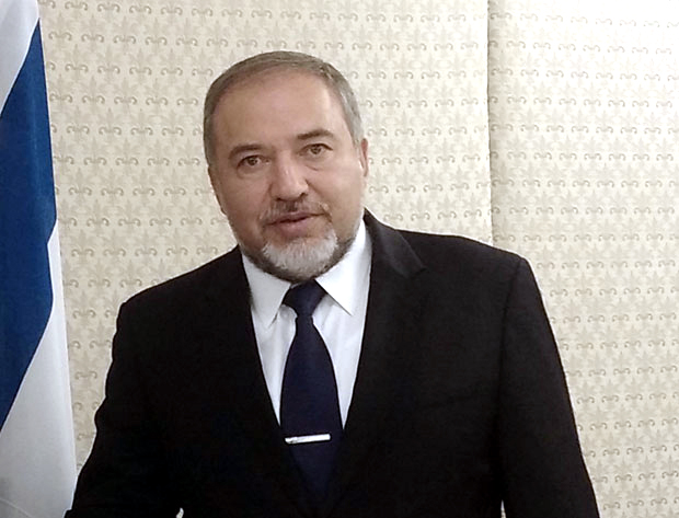 ЛИБЕРМАН ПРЕТИ ИРАНУ: Израел ће напасти Техеран ако Тел Авив буде циљан
