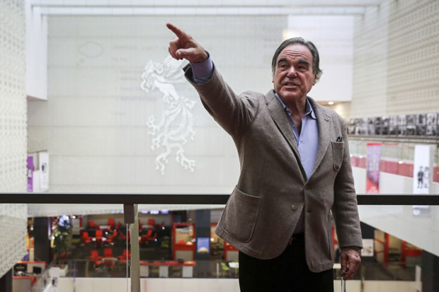 Оливер Стоун: Трамп је катастрофа