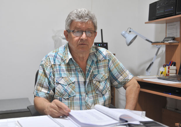 БИРОКРАТСКИ АПСУРД: Траже им дозволу за постављање сијалица