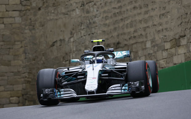 Ботас најбржи на првом тренингу у Бакуу