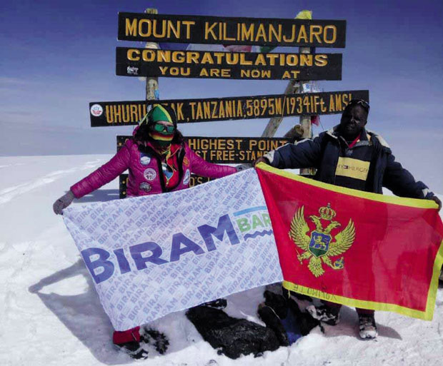 На пени од мора сања врхове Хималаја