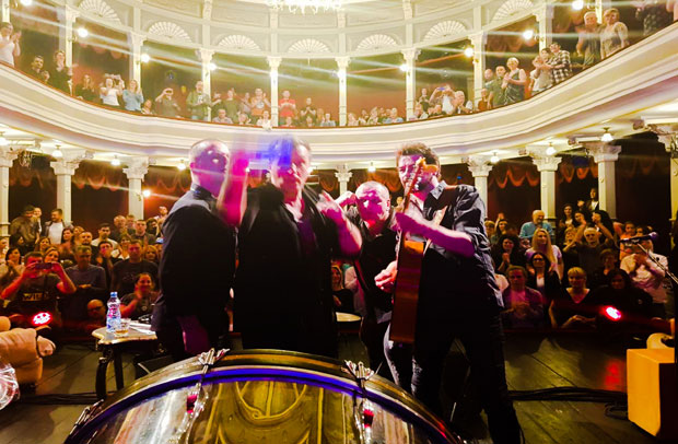 АПЛАУЗИ ПОСЛЕ СВАКЕ ПЕСМЕ: Концерт “Ван Гога” у Сомбору