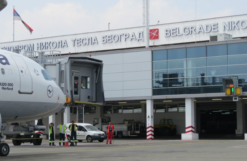 НОВА ТРАГЕДИЈА НА НАШЕМ АЕРОДРОМУ: Турски авион ванредно слетео, путник ипак преминуо!