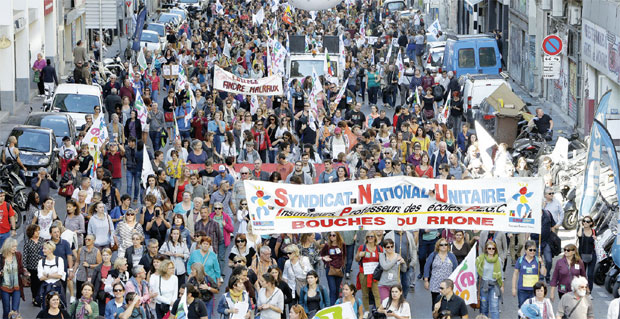 НАЈУЗАВРЕЛИЈА ШТРАЈКАЧКА СРЕДИНА У ЕВРОПИ: Французи и улицом чувају сва стечена права