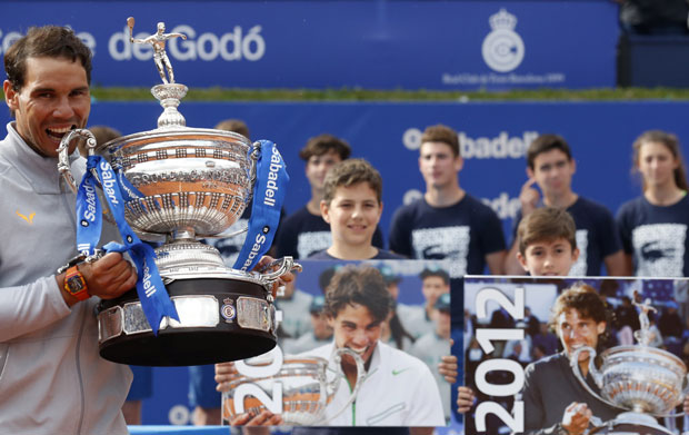НОВИ ТРОФЕЈ: Надал препустио само три гема на путу до пехара у Барселони