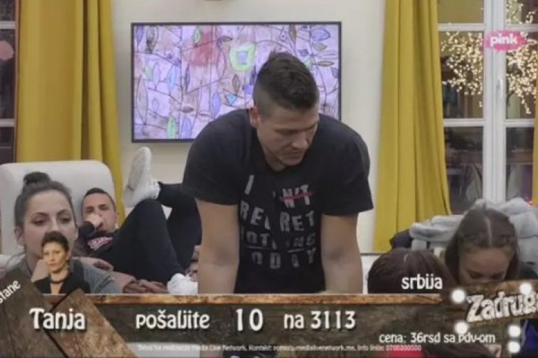 Слоба глуми равнодушност према Кији? (ВИДЕО)