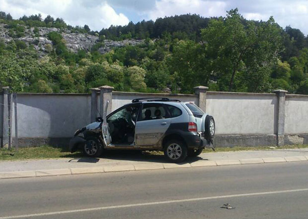 Никшић: Аутомобил експлодирао у покрету