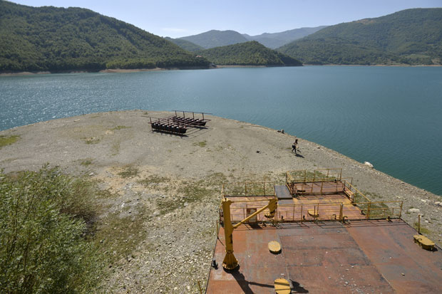 СРПСКИ И РУСКИ ЕЛИТНИ ДИВЕРЗАНТИ ОТКРИЛИ: На дну језера Газиводе се налазе тајна чудеса из доба Јелене Анжујске