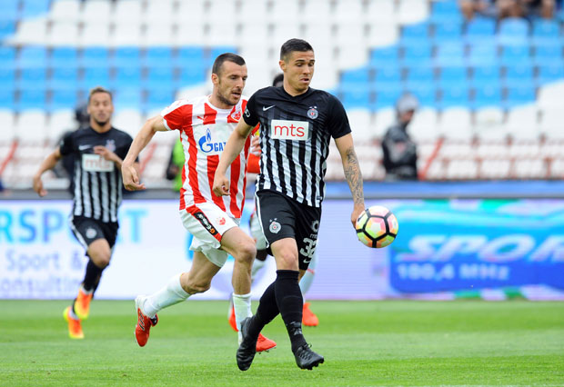 ЂУРЂЕВИЋ СЕ ВРАЋА У ХУМСКУ? Грчки медији откривају, Партизан питао Олимпијакос за нападача